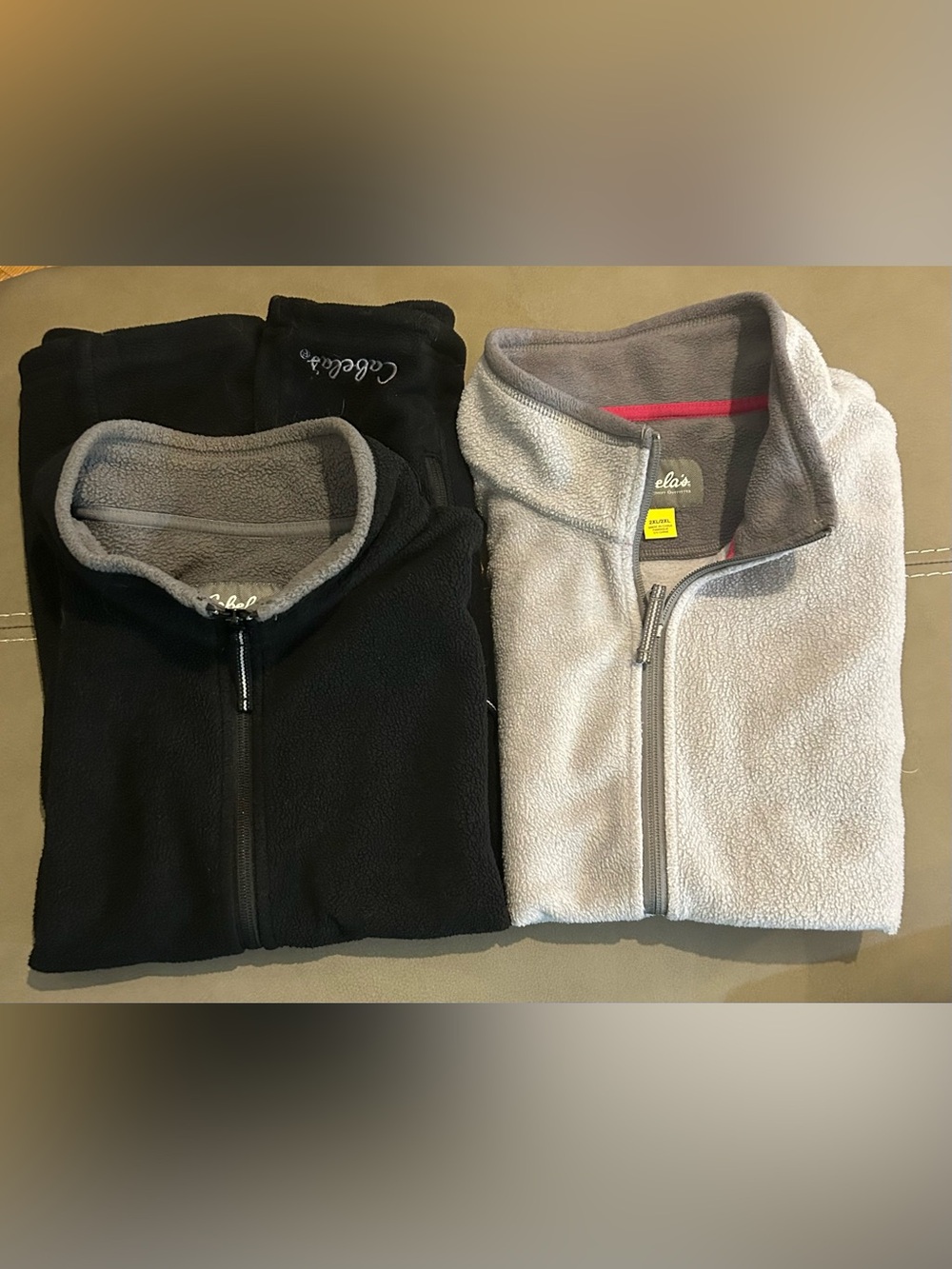 Set of 2:Cabela’s Men’s Size 2XL Fleece Vest Black & Gray-Vtg Fleece Classic